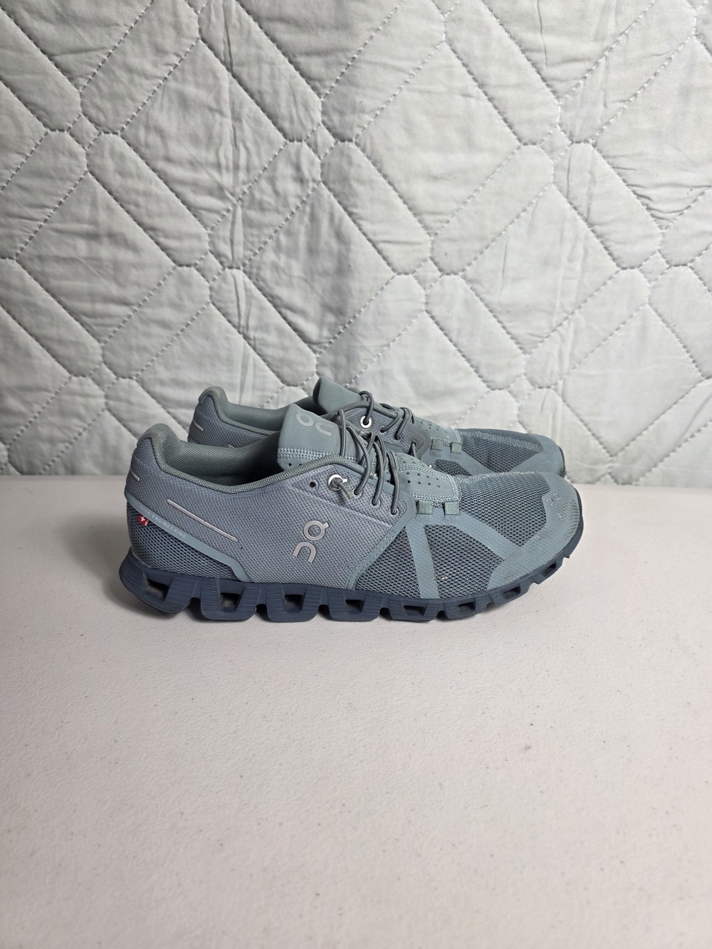 On Cloud 6 Men's Apollo Eclipse Shoes
Size 9.5
Green